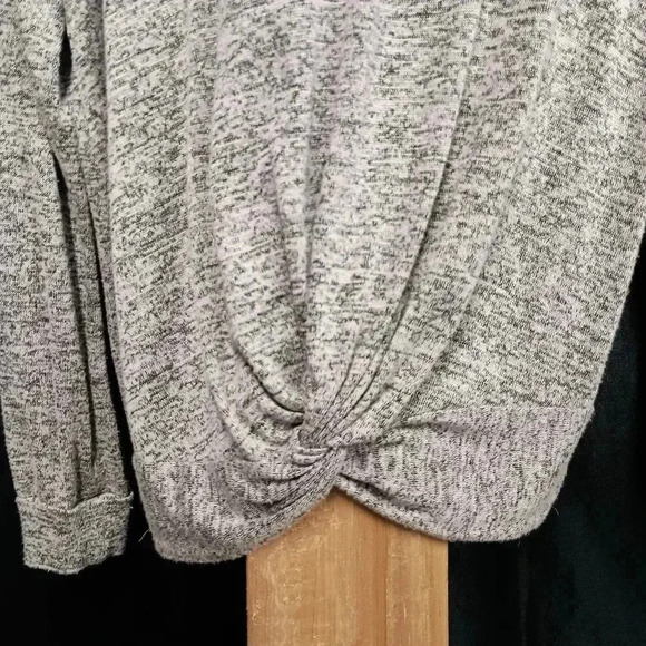 Long sleeve Brown with knot on the bottom size small Olivia rae sleepwear - Picture 2 of 6